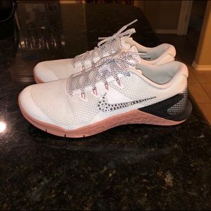 Women’s Nike Metcon 4